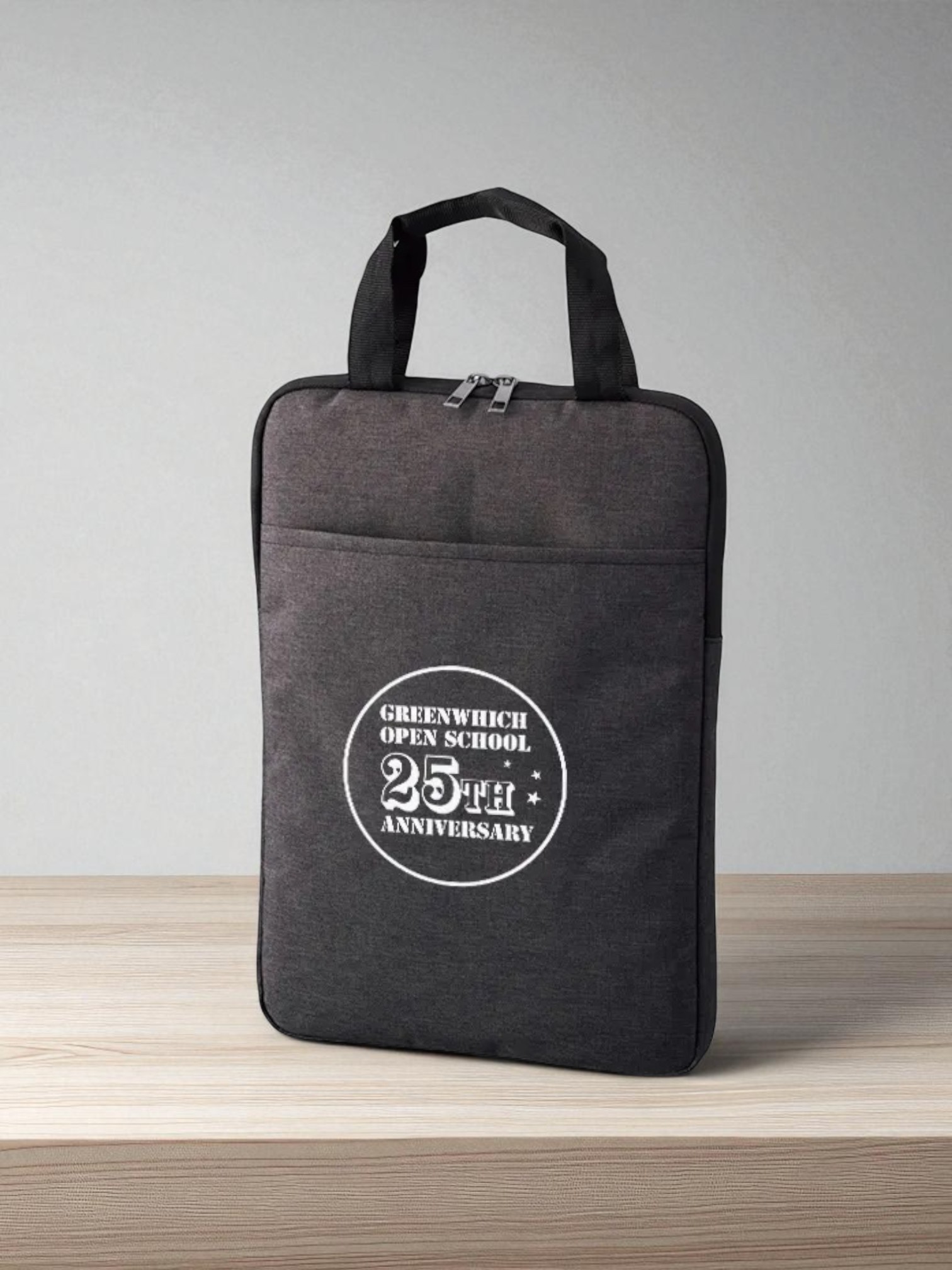 タテにしまえるPCバッグ