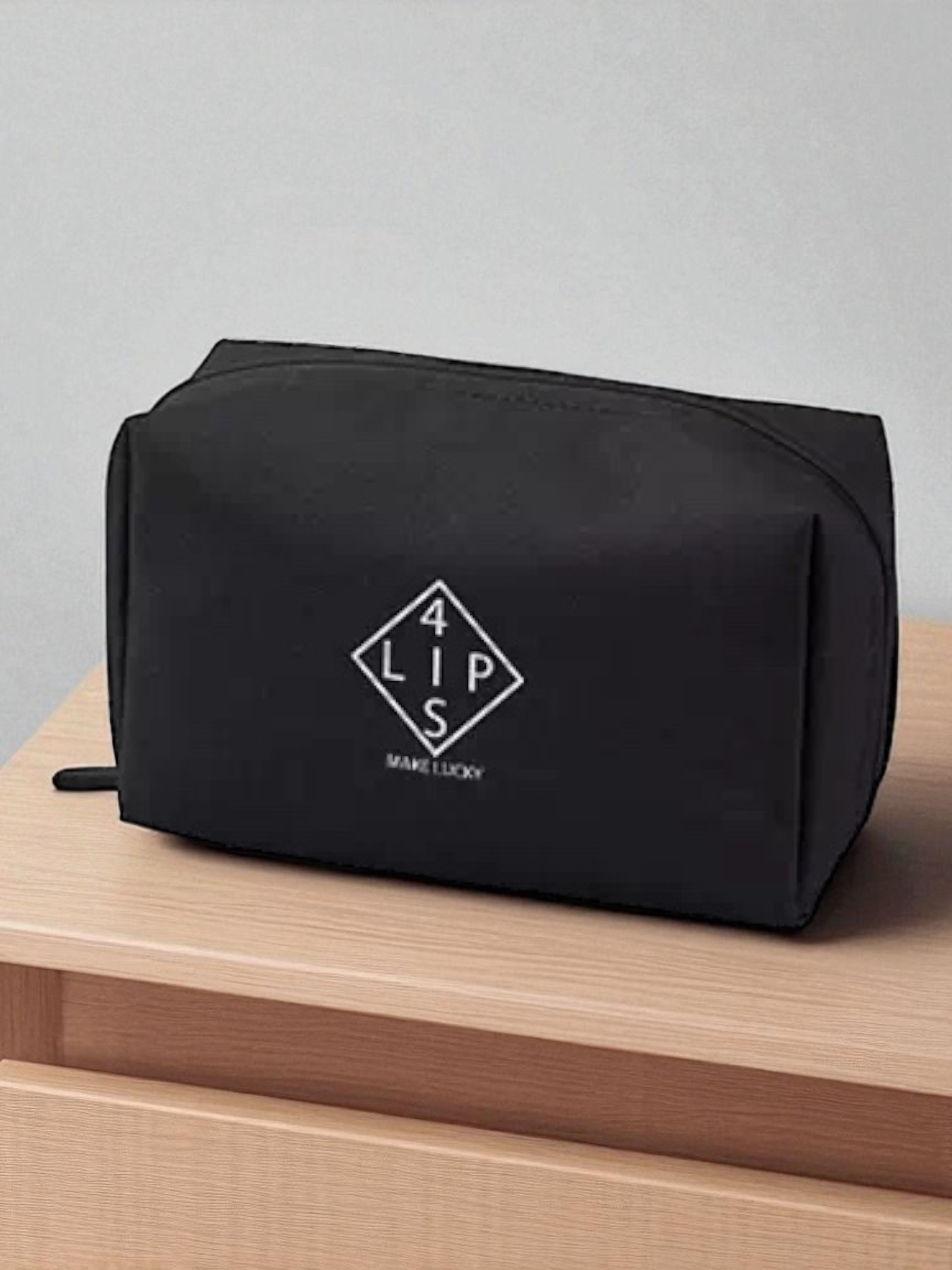 ベーシックスクエアポーチ